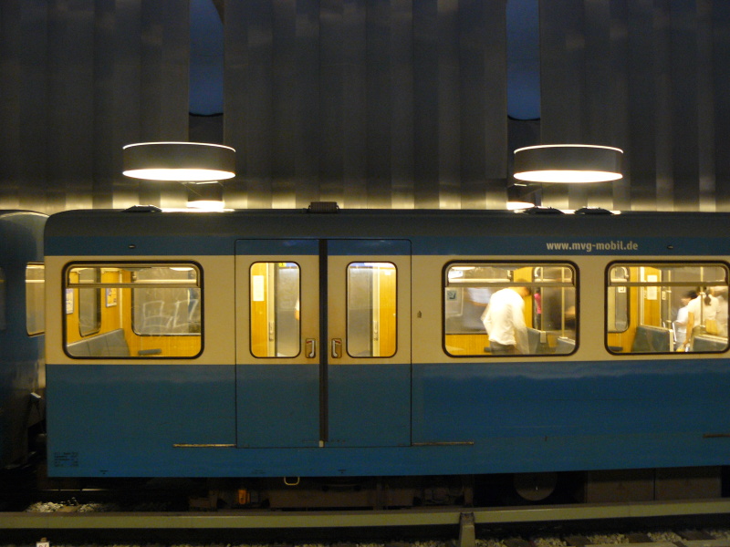 U-Bahn München - Bahnhof Olympia-Einkaufszentrum